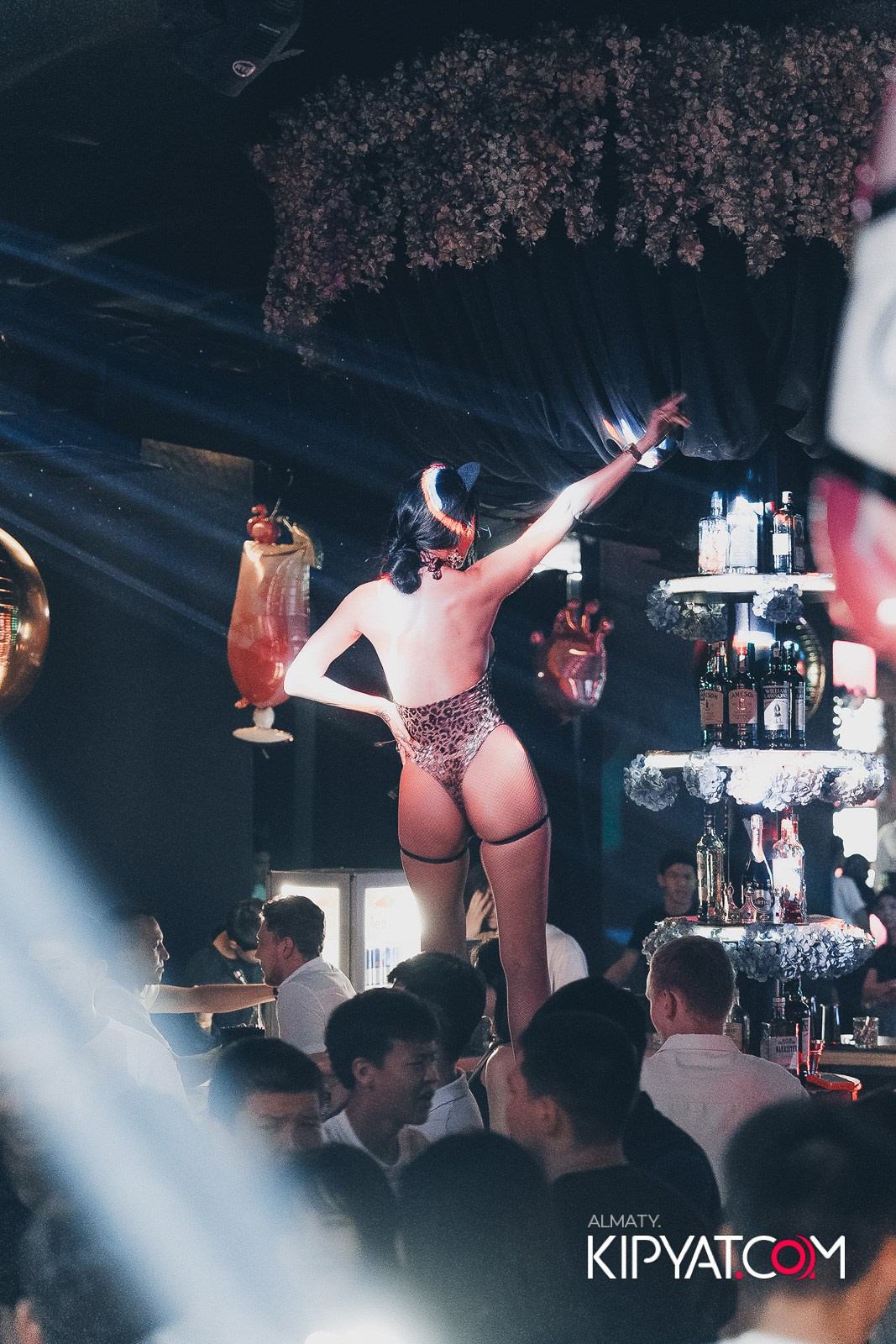 UYAT EMES BAR. КИПЯТКОМ АЛМАТЫ!