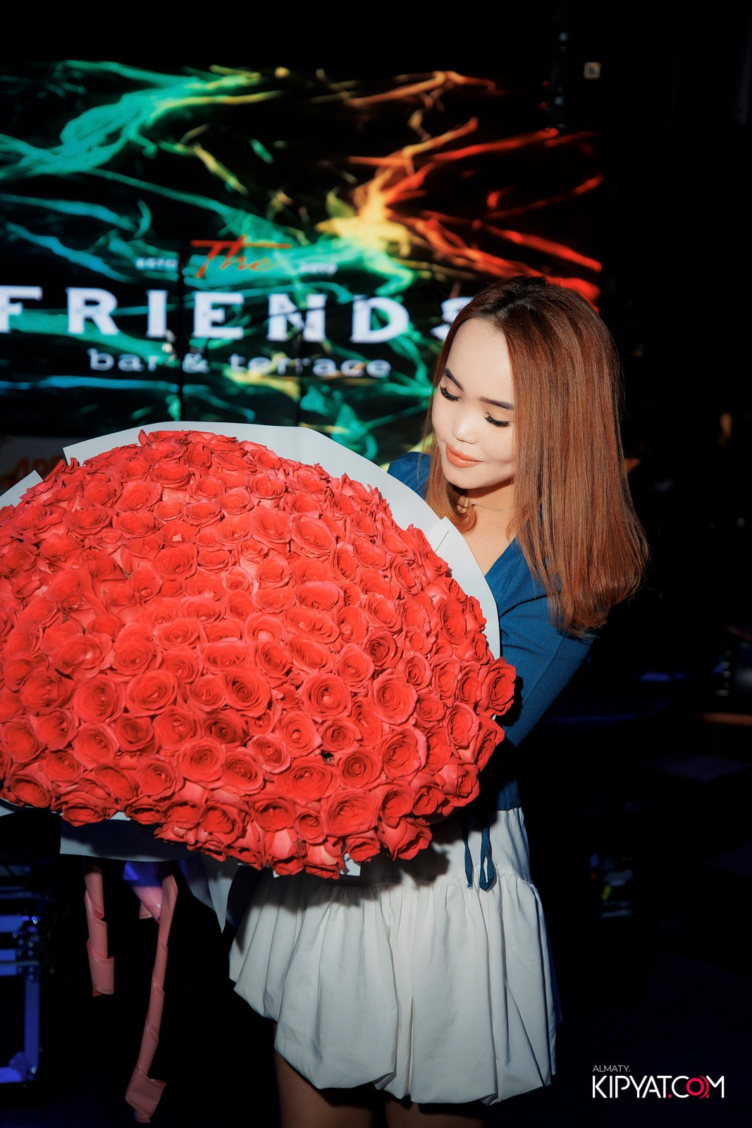 FRIENDS BAR & TERRACE. КИПЯТКОМ АЛМАТЫ!