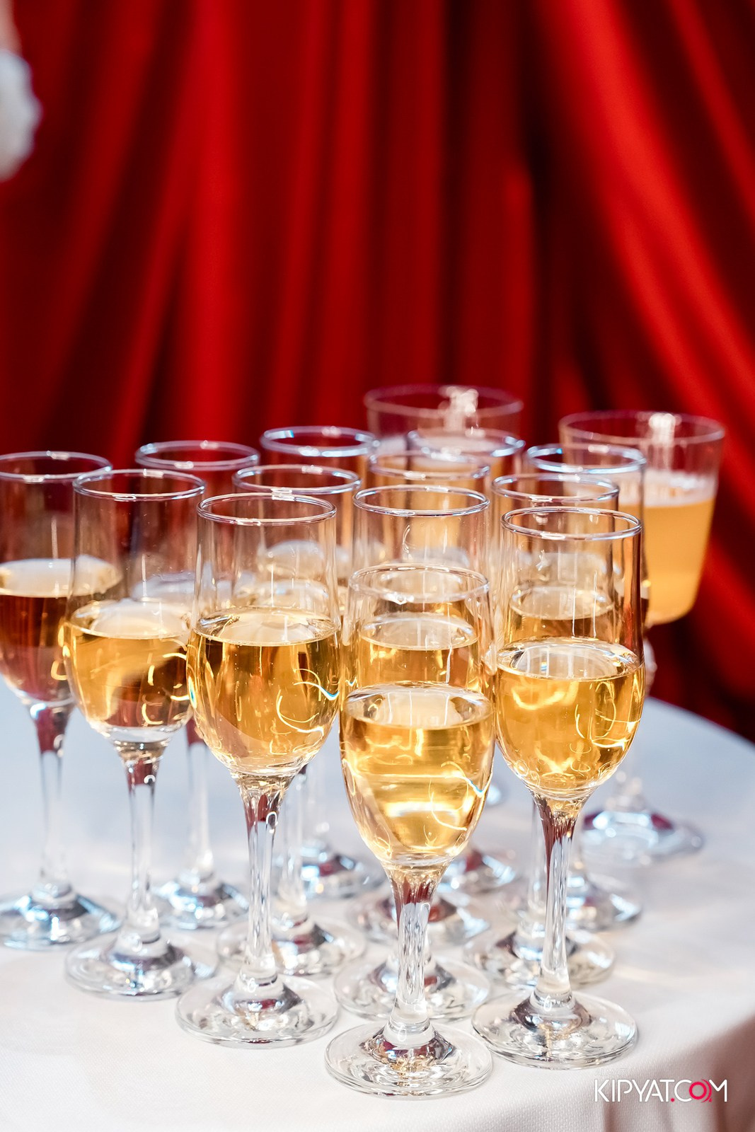 THE ESTATE КАРАОКЕ 1 ГОД. КИПЯТКОМ АЛМАТЫ!