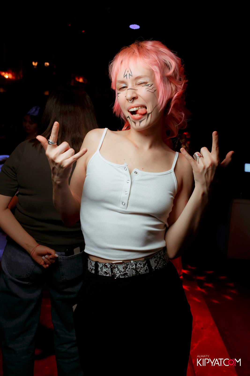 БАЛ НЕЧИСТИ В HIT RETRO. КИПЯТКОМ АЛМАТЫ!