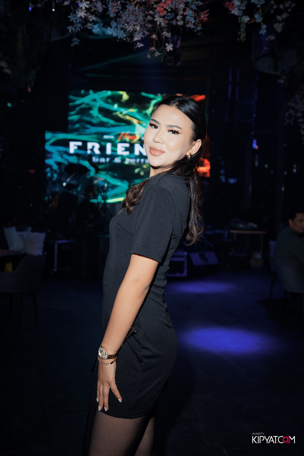 FRIENDS BAR & TERRACE. КИПЯТКОМ АЛМАТЫ!