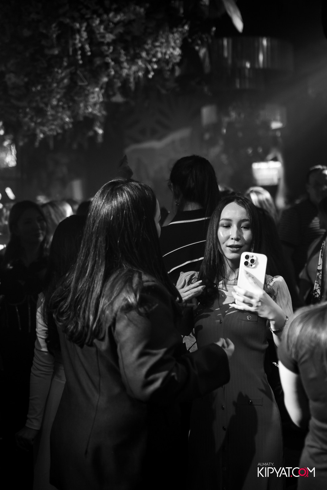 FRIENDS BAR & TERRACE. КИПЯТКОМ АЛМАТЫ!