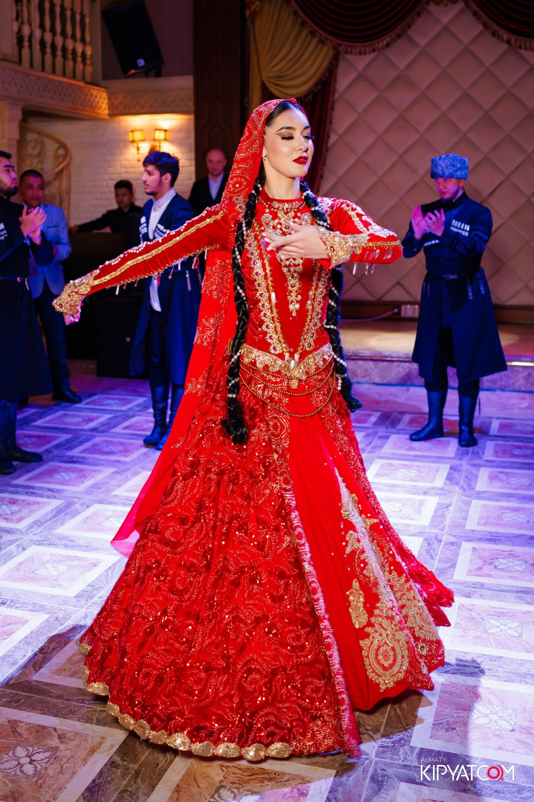 РЕСТОРАН ALAZANI. КИПЯТКОМ АЛМАТЫ!