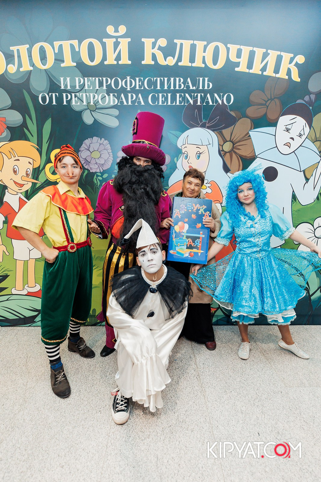 ЗОЛОТОЙ КЛЮЧИК И РЕТРОФЕСТИВАЛЬ ОТ РЕСТОБАРА CELENTANO. КИПЯТКОМ АЛМАТЫ!