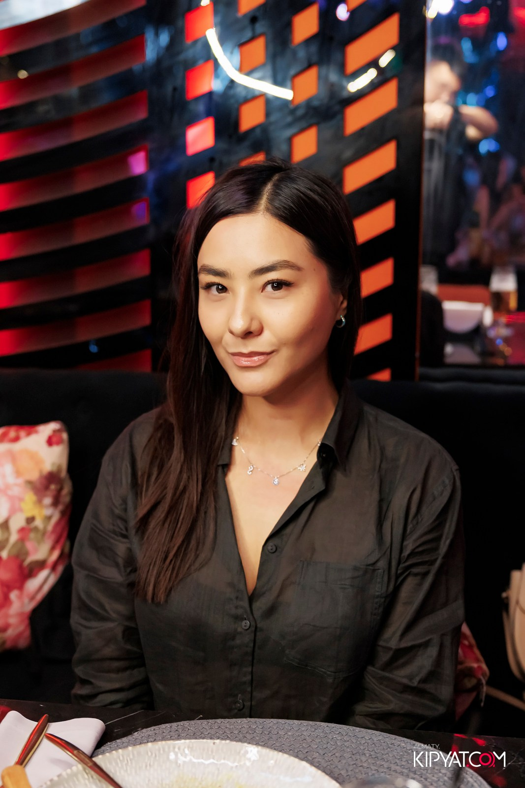 FRIENDS BAR & TERRACE. КИПЯТКОМ АЛМАТЫ!