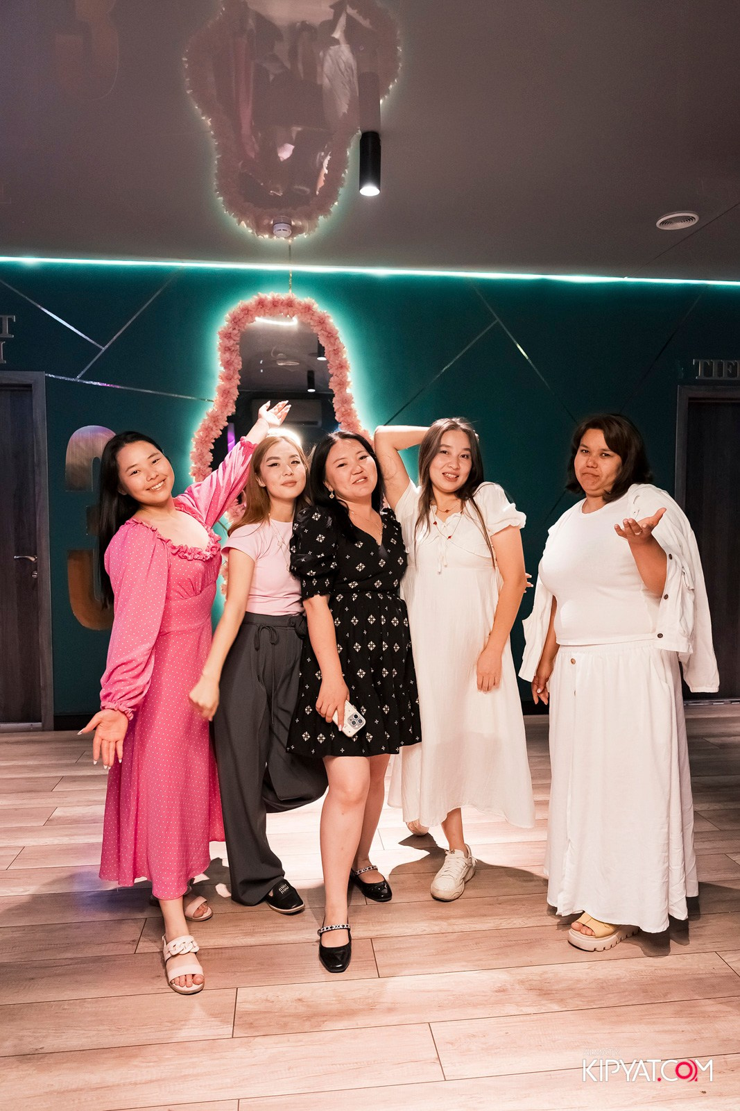 КАРАОКЕ DO RE MI. КИПЯТКОМ АЛМАТЫ!