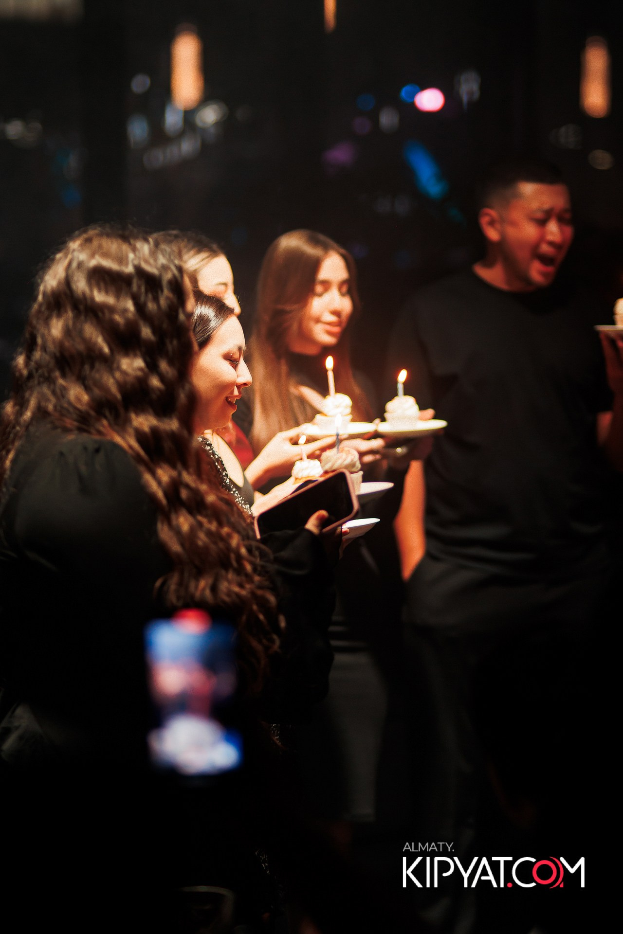 FRIENDS BAR & TERRACE. КИПЯТКОМ АЛМАТЫ!