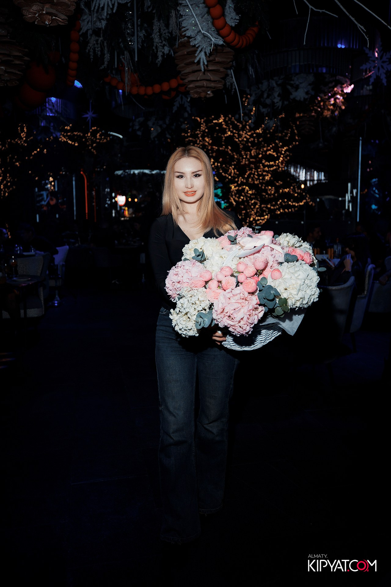 FRIENDS BAR & TERRACE. КИПЯТКОМ АЛМАТЫ! Фотосъемка мероприятий в Алматы