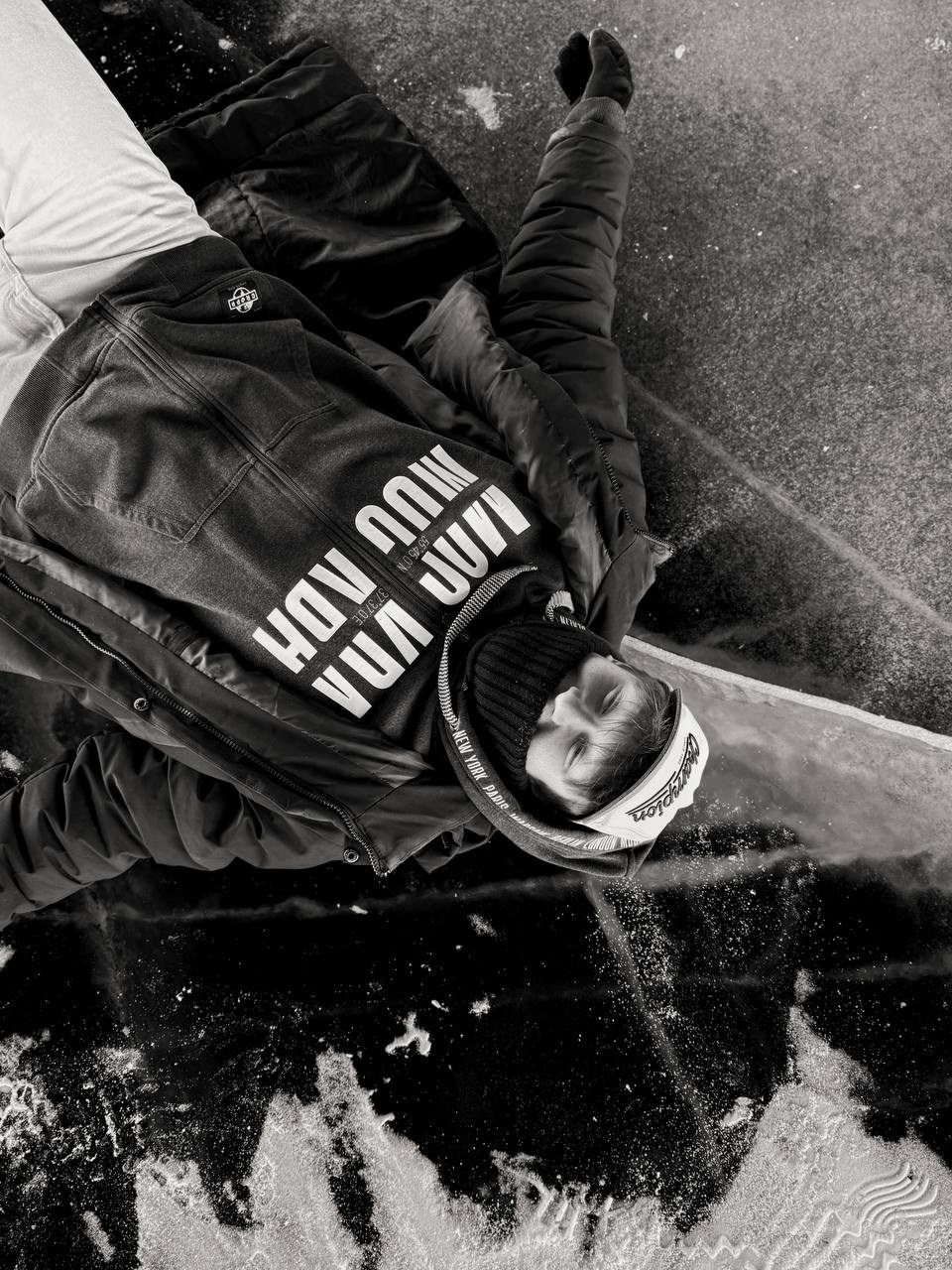 человек на льду Санкт-Петербург