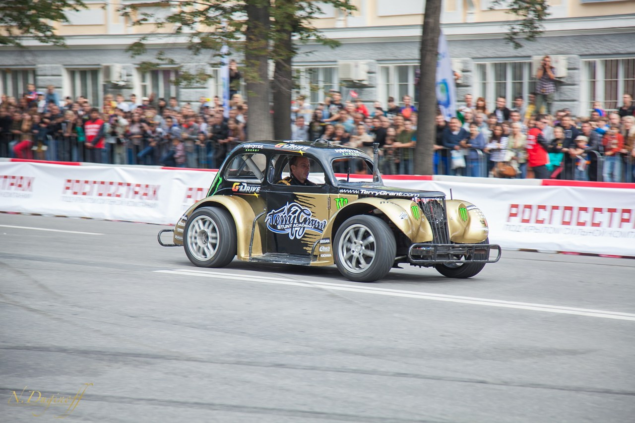 Nissan Nissmo Drive. Профессиональный фотограф Дугинов Николай | Екатеринбург