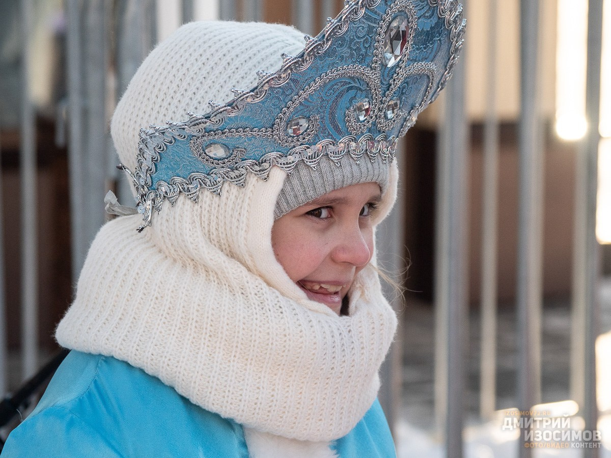 Забег снегурочек