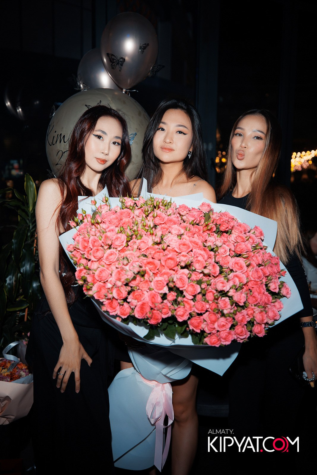 FRIENDS BAR & TERRACE. КИПЯТКОМ АЛМАТЫ!