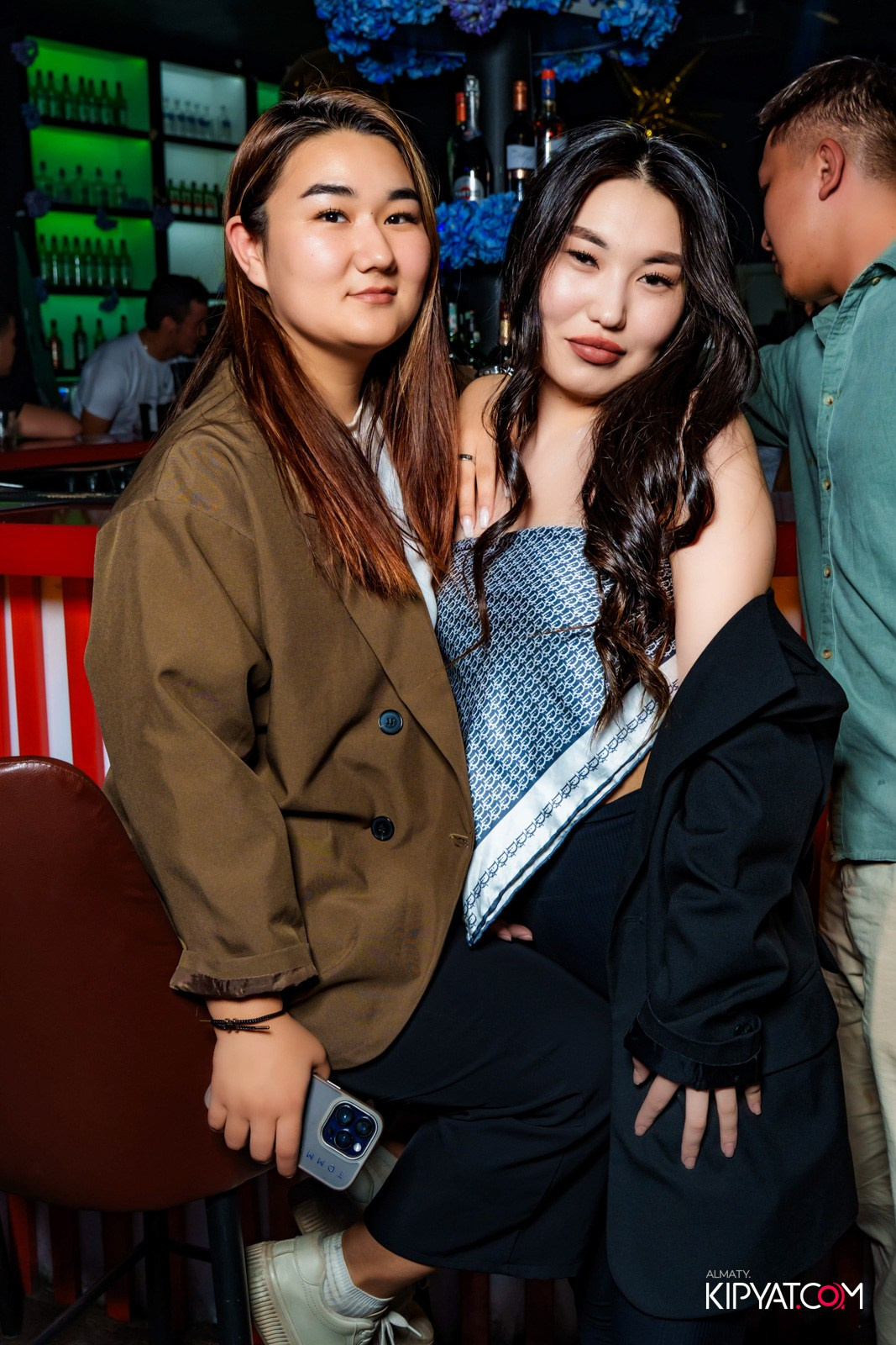 UYAT EMES BAR. КИПЯТКОМ АЛМАТЫ!