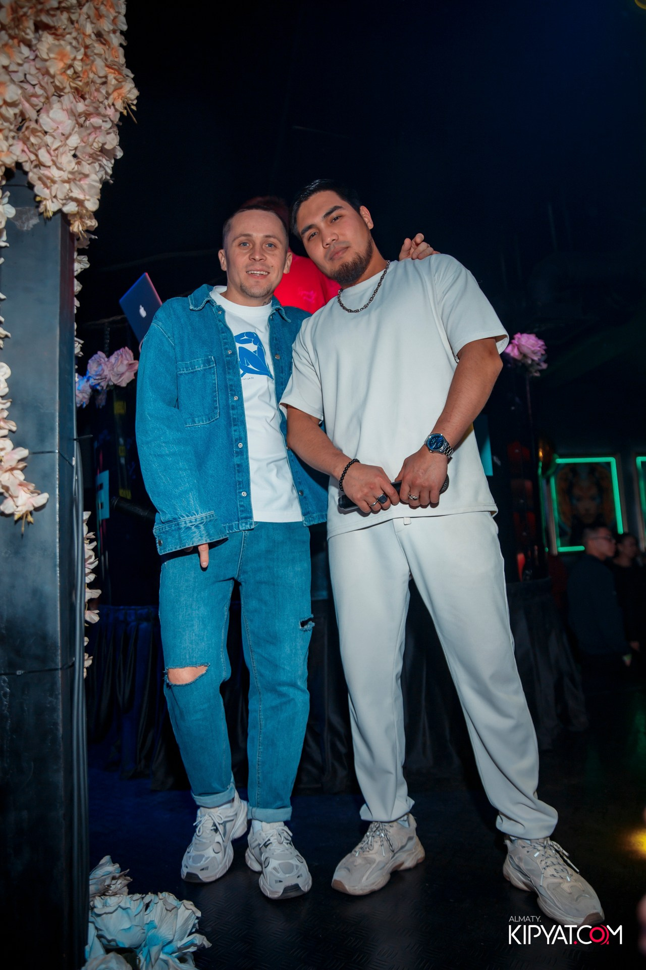 UYAT EMES BAR. КИПЯТКОМ АЛМАТЫ! Фотосъемка мероприятий в Алматы