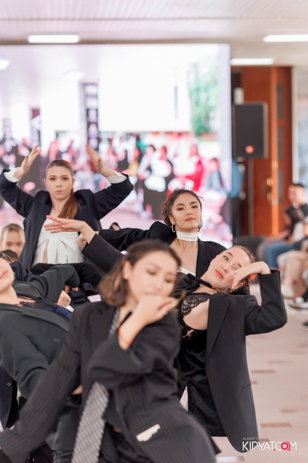 JUNIOR FASHION SHOW. КИПЯТКОМ АЛМАТЫ!