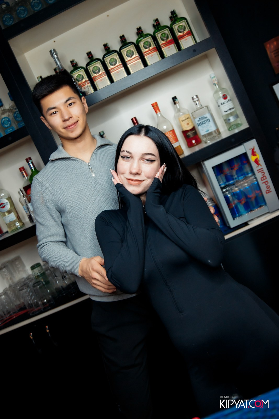 UYAT EMES BAR. КИПЯТКОМ АЛМАТЫ!