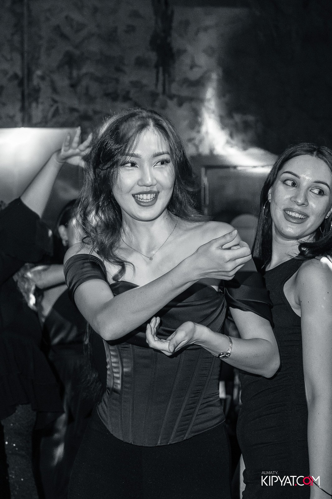 MOOD KARAOKE & TERRACE. КИПЯТКОМ АЛМАТЫ!