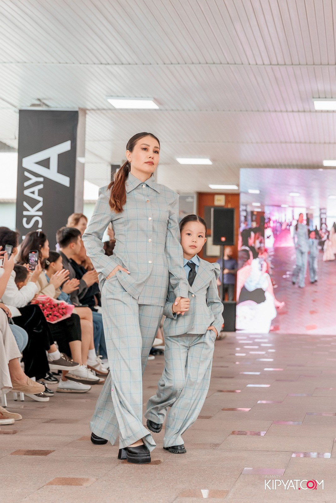 JUNIOR FASHION SHOW. КИПЯТКОМ АЛМАТЫ!