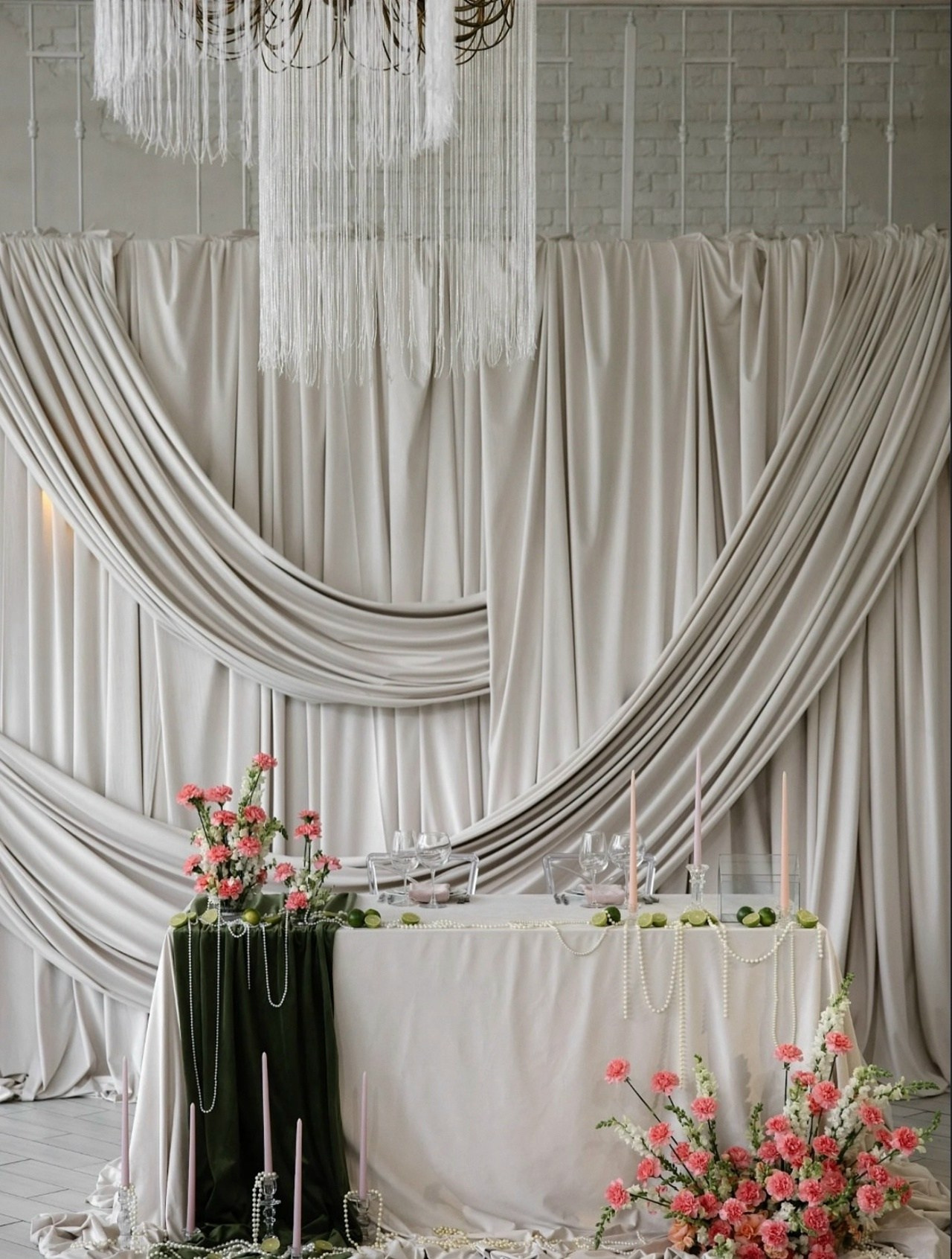 Декор Джуси роуз. Подрядчики и друзья сети свадебных площадок House for wedding