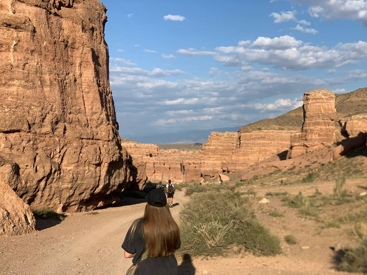 Экскурсия и тур в Долину Замков Чарынского каньона из Алматы. Увидим Долину Замков сверху и снизу