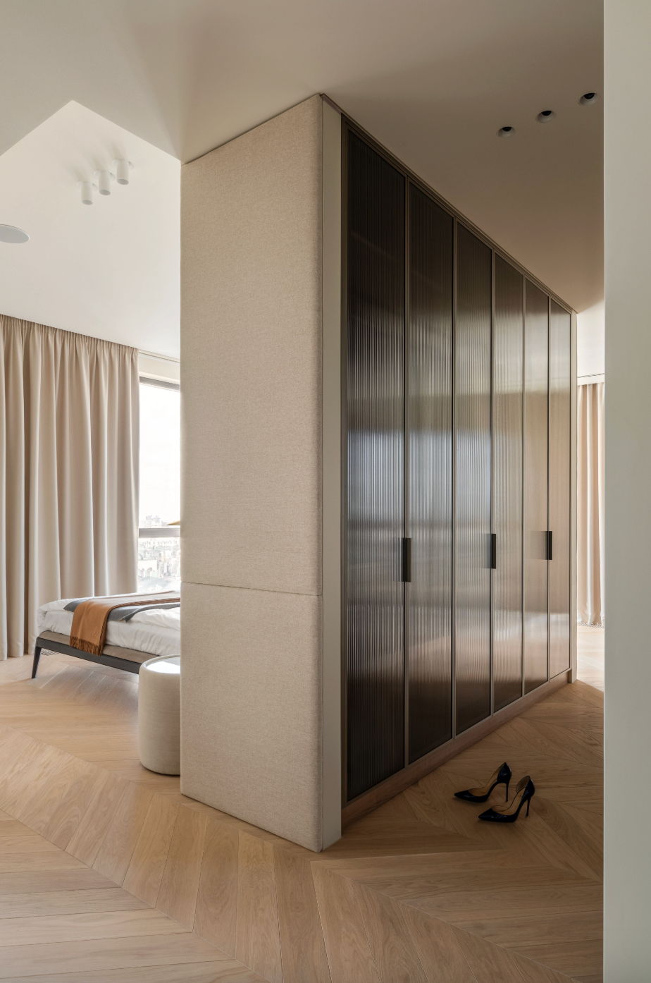 SYMPHONY 34 / 132 м². Inside Form — студия, где проект начинается не с стен, а с человека. Индивидуальный подход, живой стиль