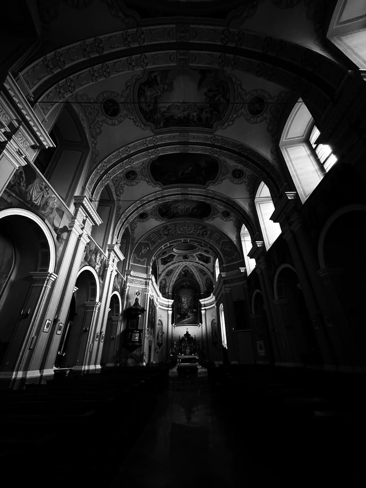 Urunk színeváltozása templom |  Pécs 2025