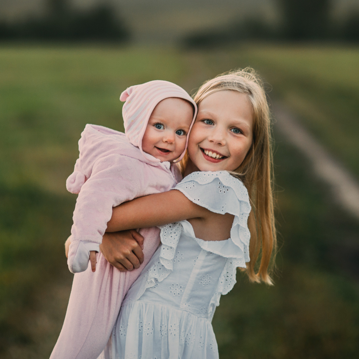 Семейная фотосессия на природе. Портретный фотограф в Москве, Московской области. Деловой портрет