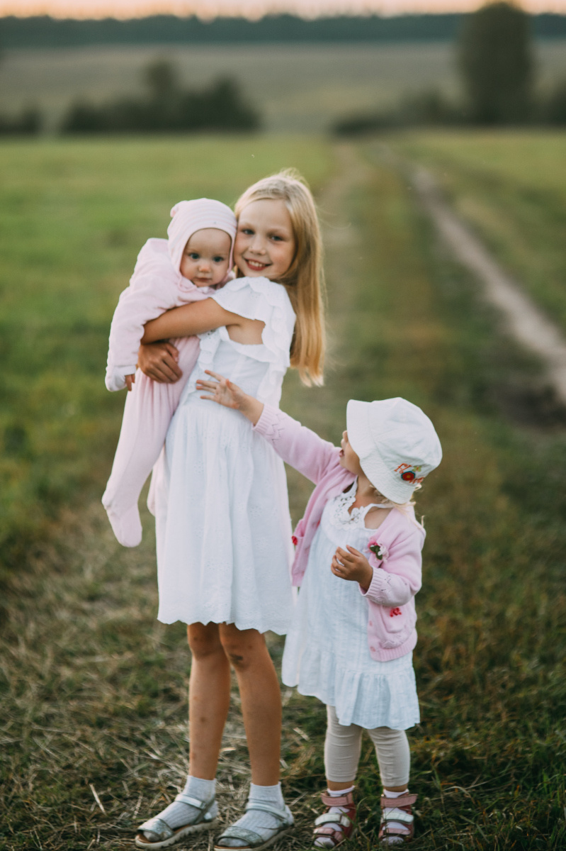 Семейная фотосессия на природе. Портретный фотограф в Москве, Московской области. Деловой портрет
