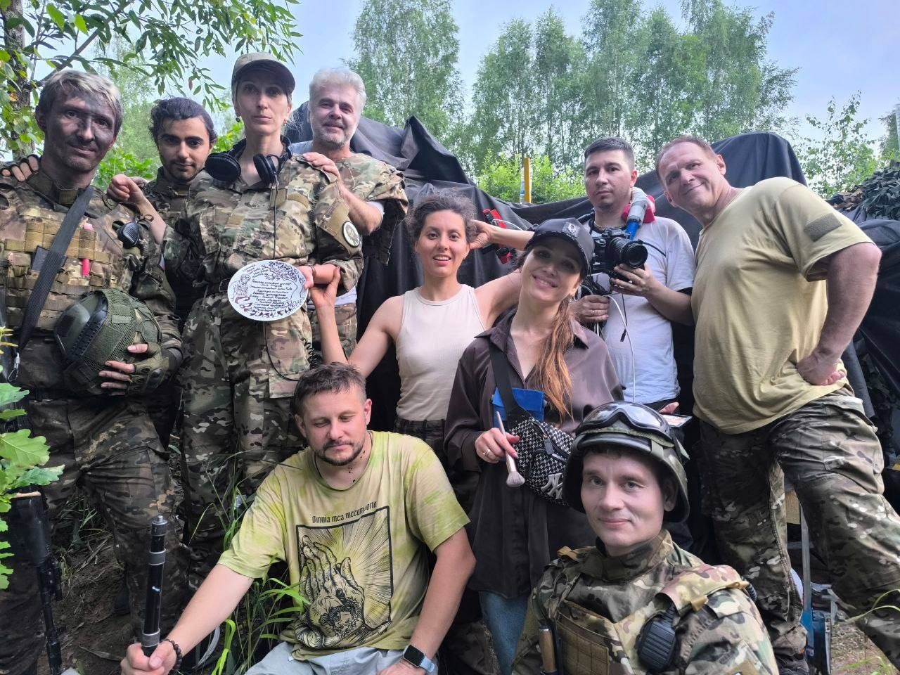 Станислав Щербаков, главный редактор журнала Солдаты России, спецкорреспондент, журналист, ВГИК, Золотой Витязь, лауреат премии союза журналистов России, режиссёр, продюсер, сценарист, актер, предприниматель, руководитель студии 365, руководитель компании Русские медиакоммуникации, Миасс, Москва 89514577151, Президентский полк. Фильм Светлячки режиссер. Мила Ханзина.