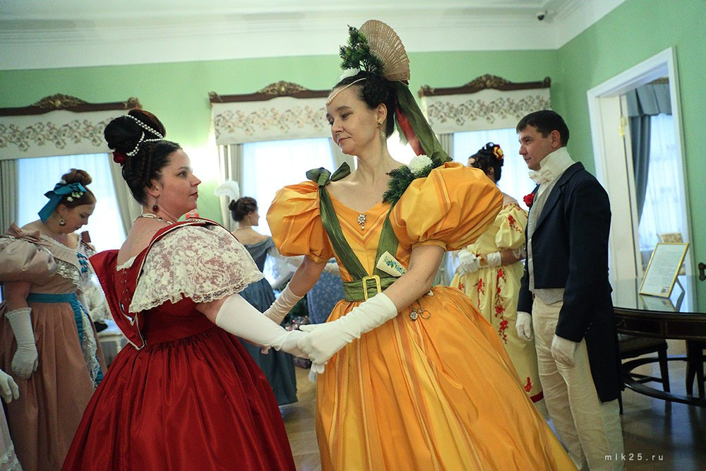 Рождественский бал. Mik25