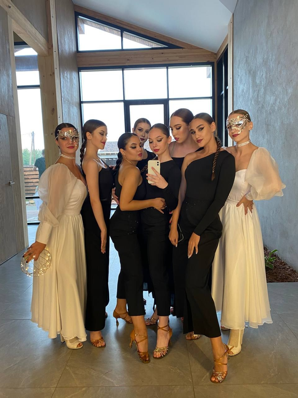 LIFE. Танцевальная шоу-группа «GRANAT»