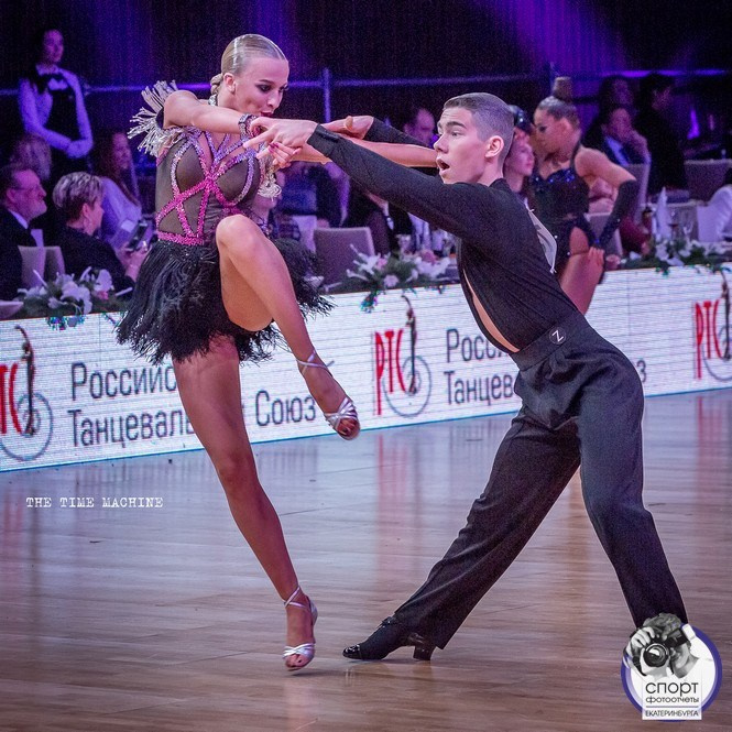 DANCE. Фотограф для маркетплейсов Михаил Бове