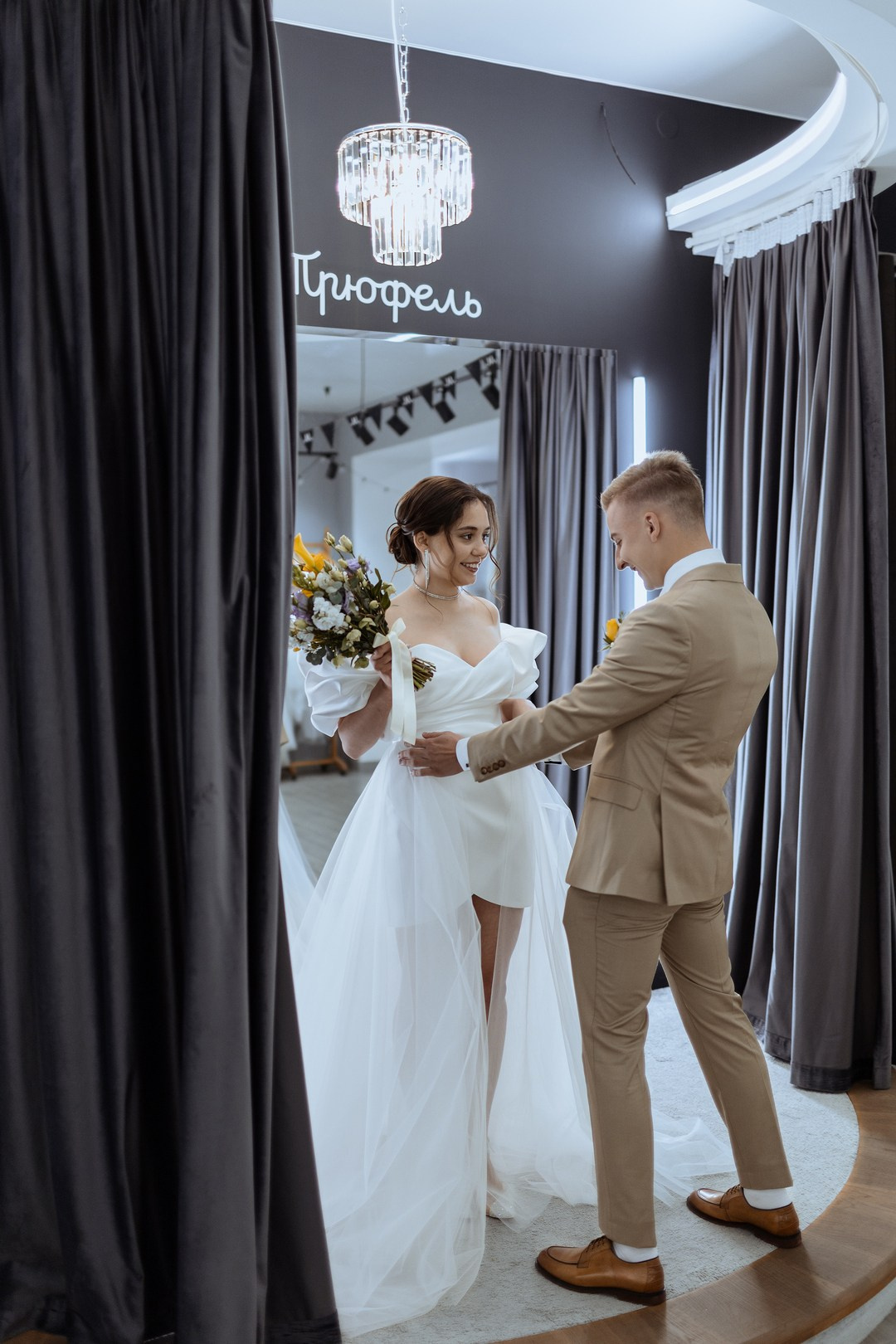  Красивая свадебная фотосессия в историческом центре Ярославля