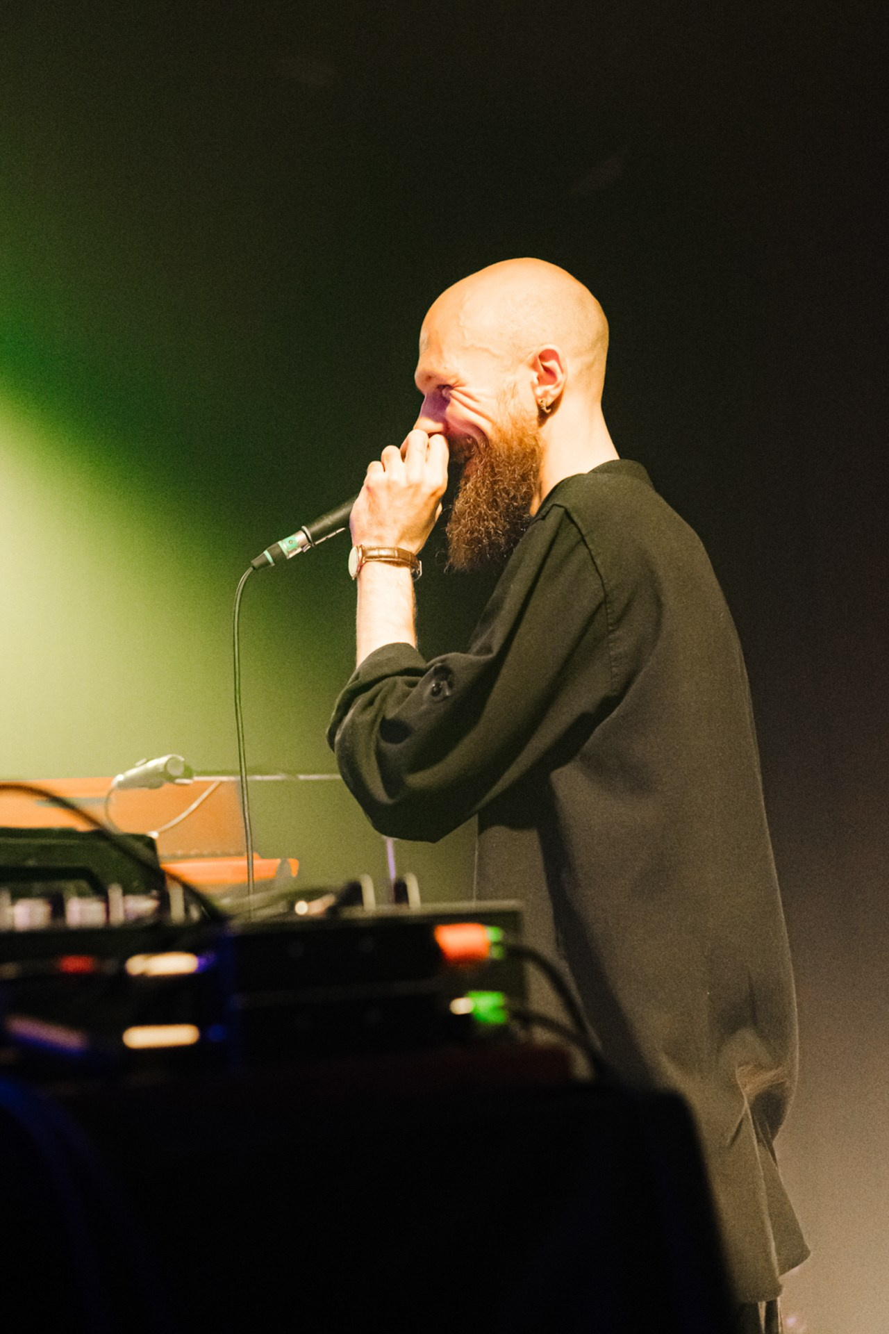 Long Arm. VICTORIA SHU