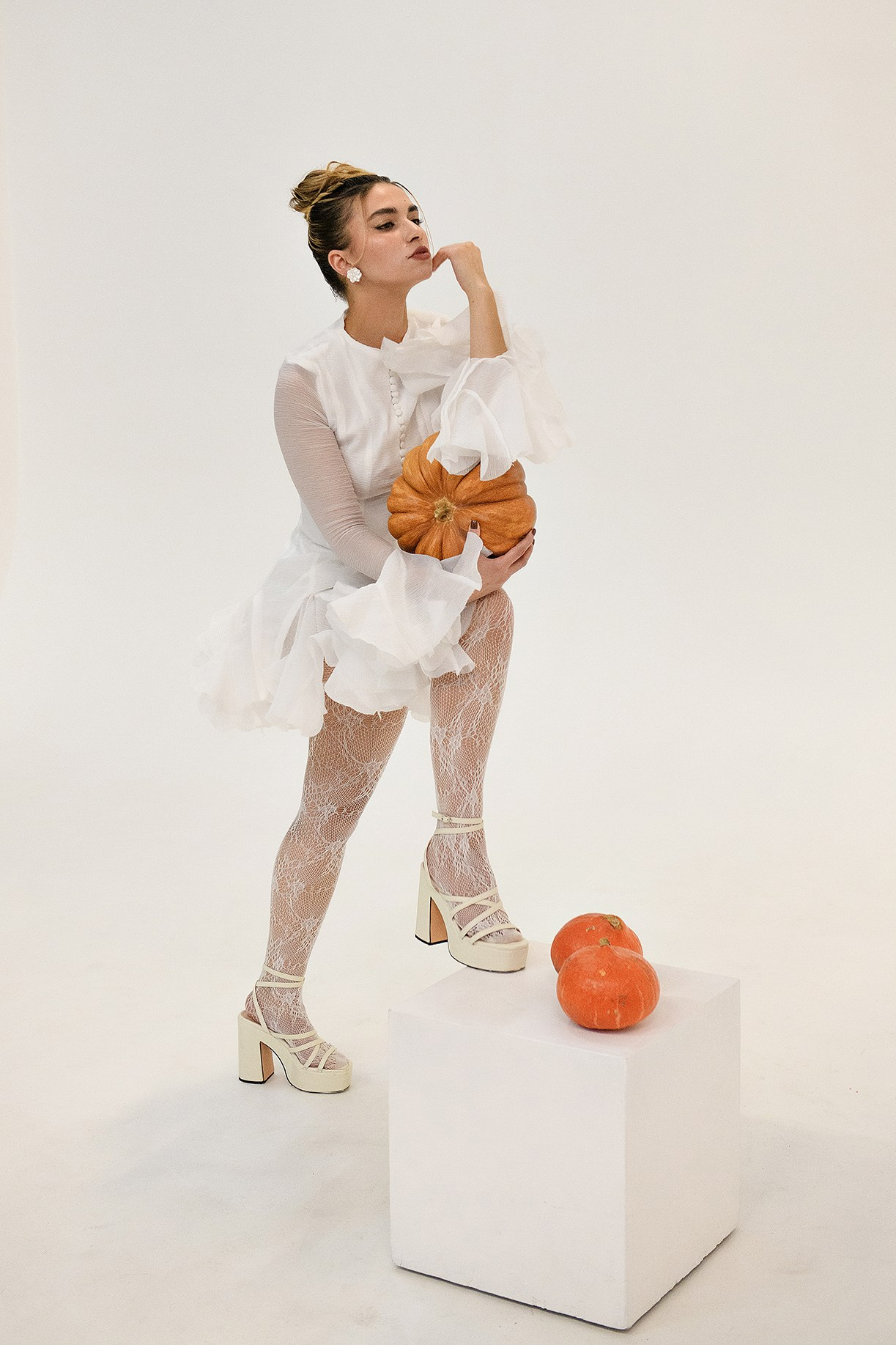 «Тыквы».Студийная импровизация. Надежда и Анастасия. Организация и проведение фотосъемок в Санкт-Петербурге. Фотограф Смирягин Илья