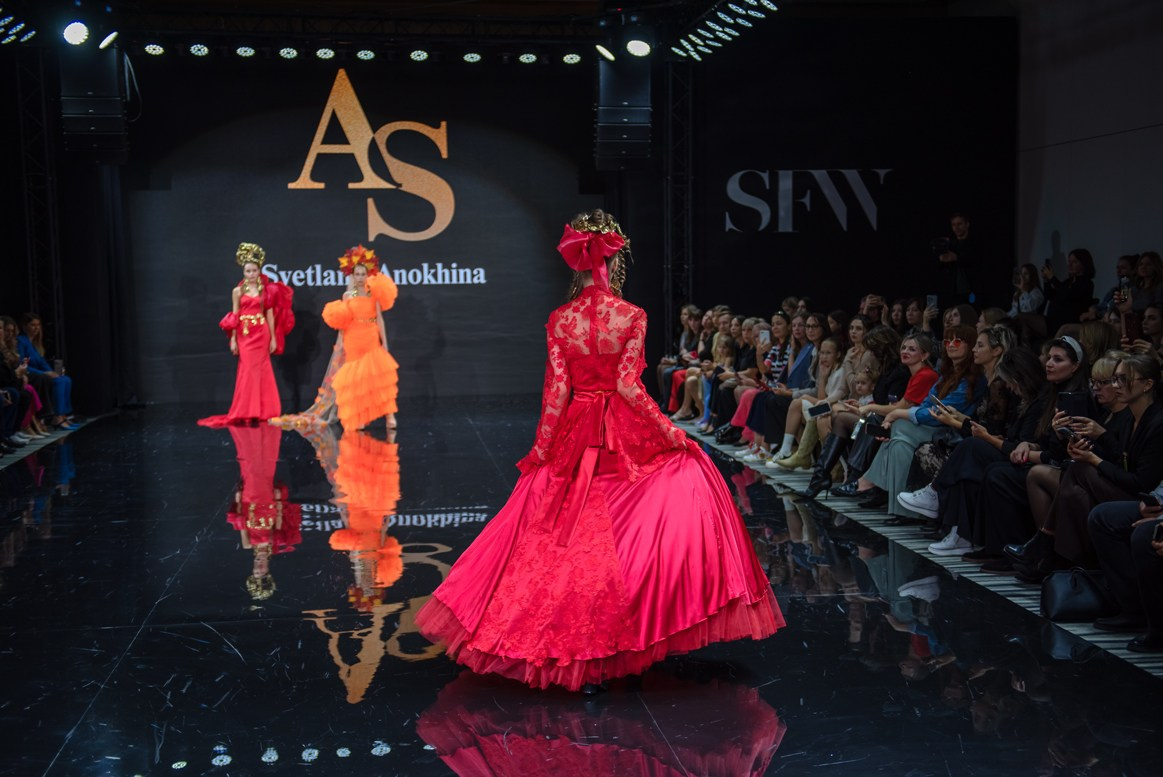 SochiFashionWeek2024 дизайнер Анохина Светлана. Семейный и коммерческий фотограф в Сочи Александр Бодунов