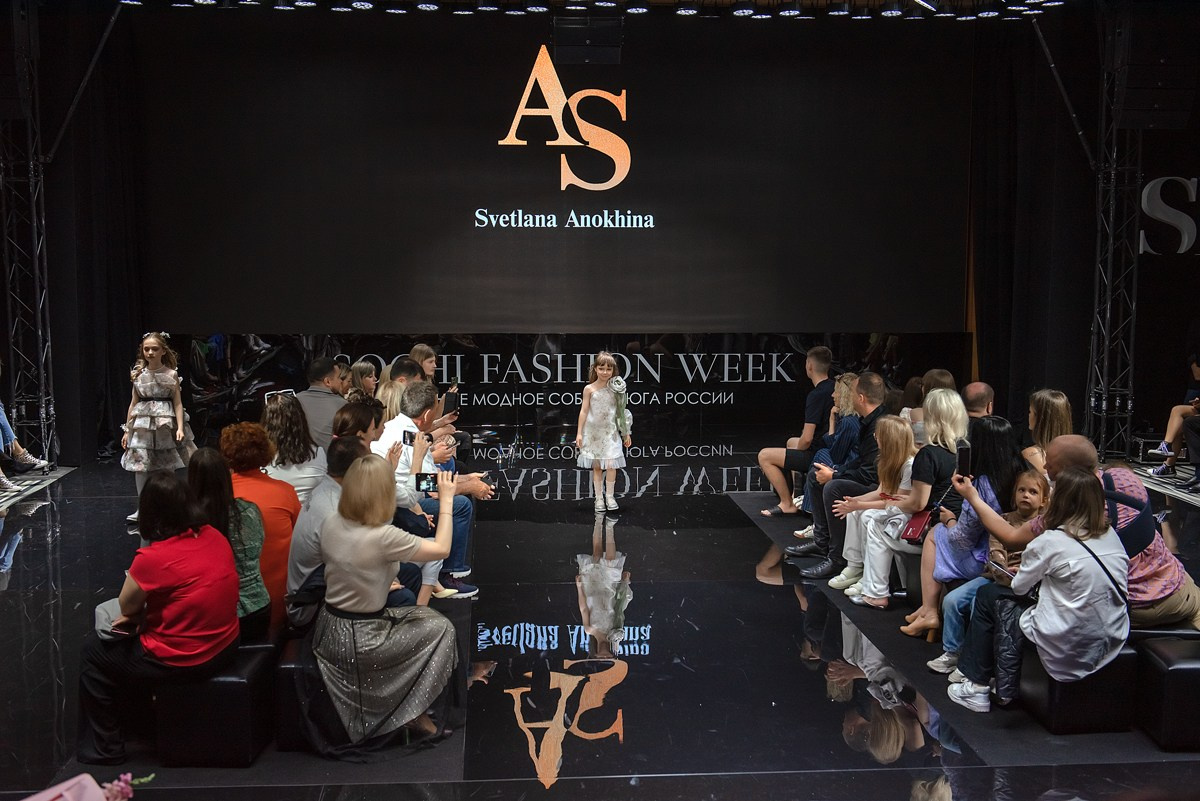 SochiFashionWeek2024 дизайнер Анохина. Семейный и коммерческий фотограф в Сочи Александр Бодунов