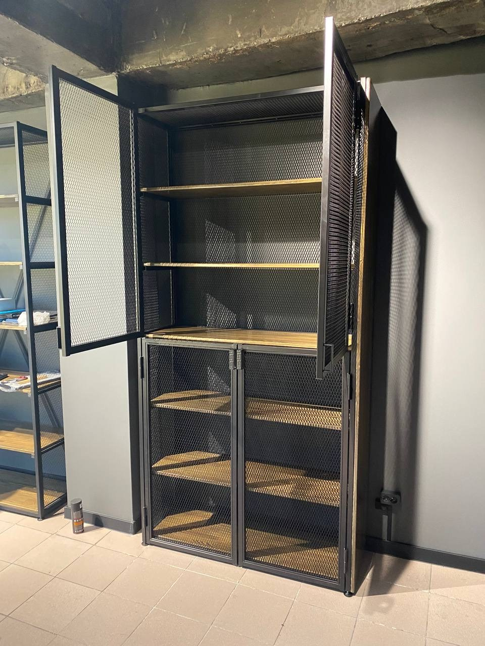 Из истории. Мастерская металла и дерева Вячеслава Вдовина в Иркутске: Эксклюзивные изделия на заказ для вашего дома и бизнеса