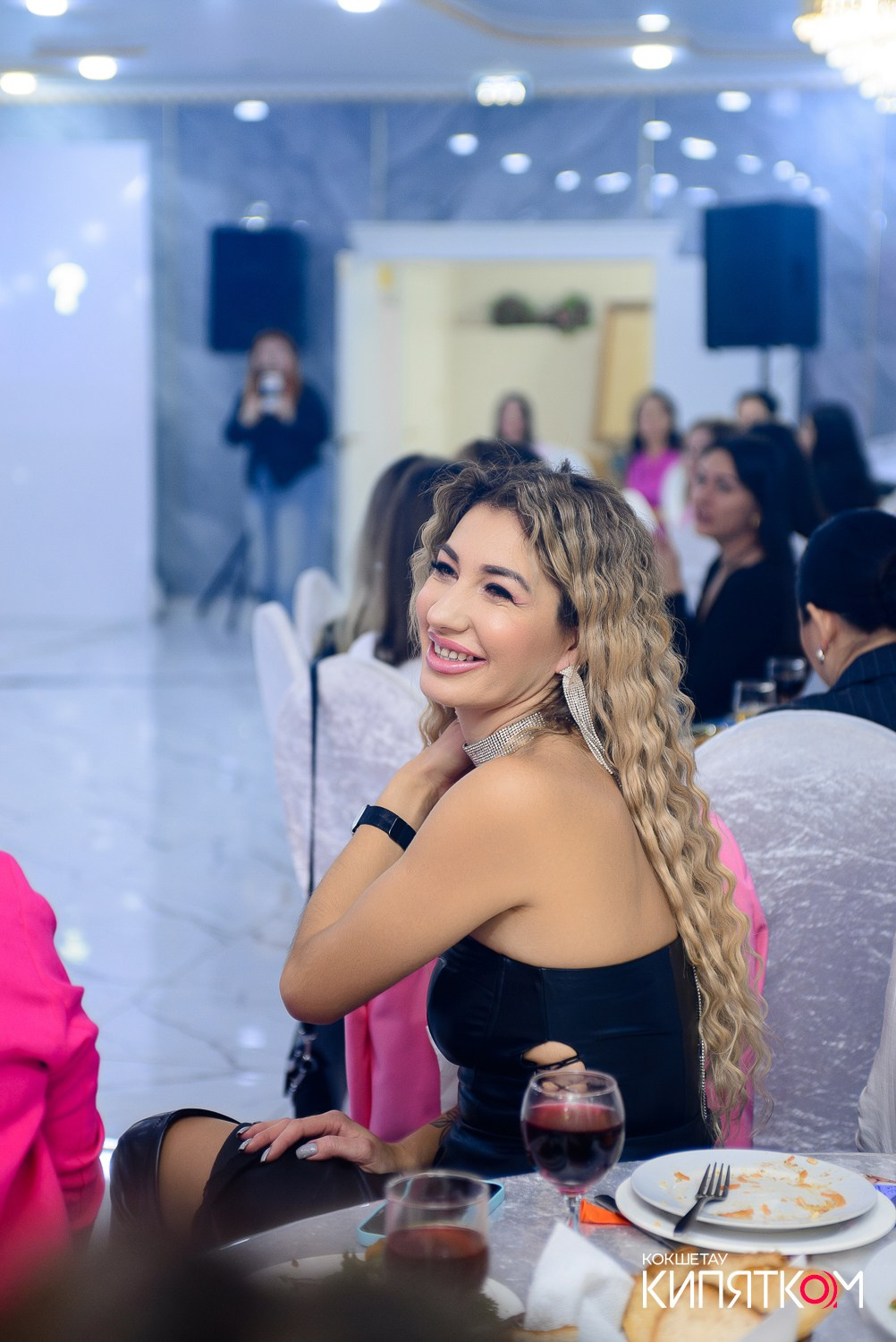 БОЛЬШОЙ ДЕВИЧНИК 5. КИПЯТКОМ КОКШЕТАУ