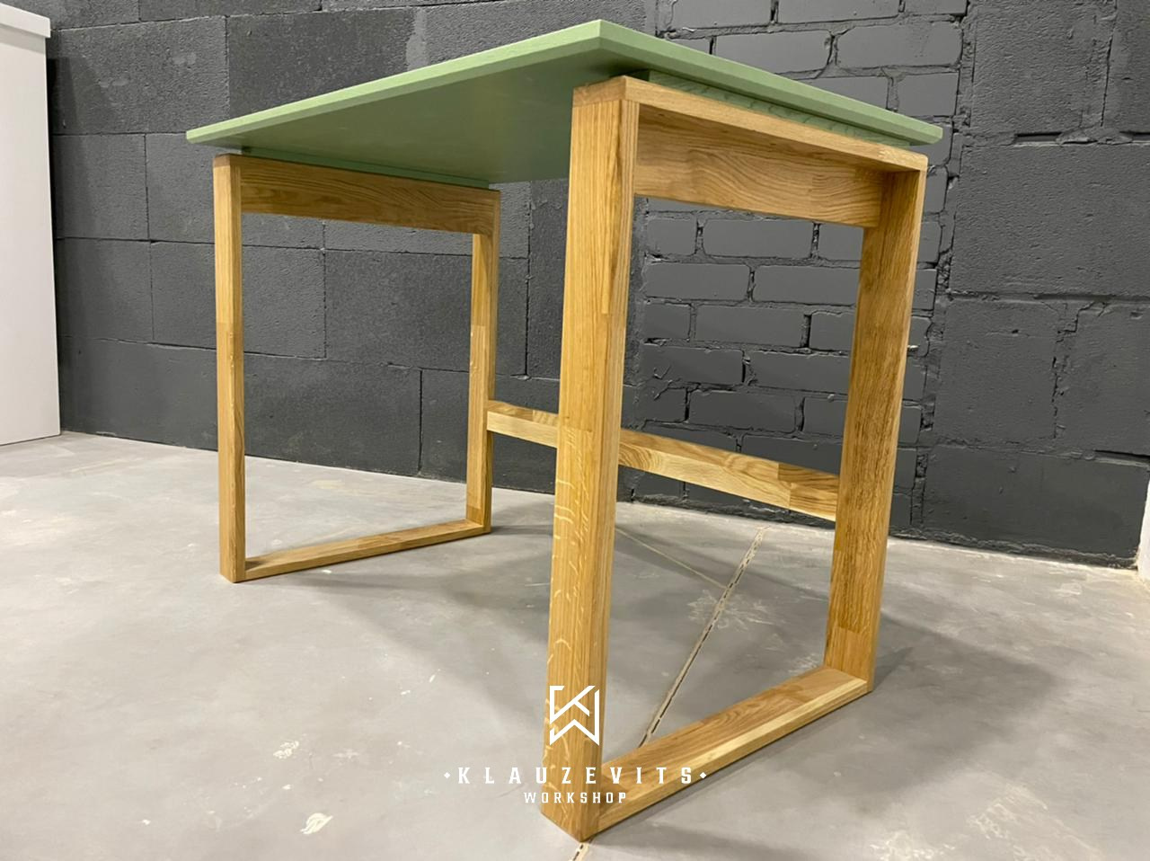 Письменный стол. Klauzevits Workshop