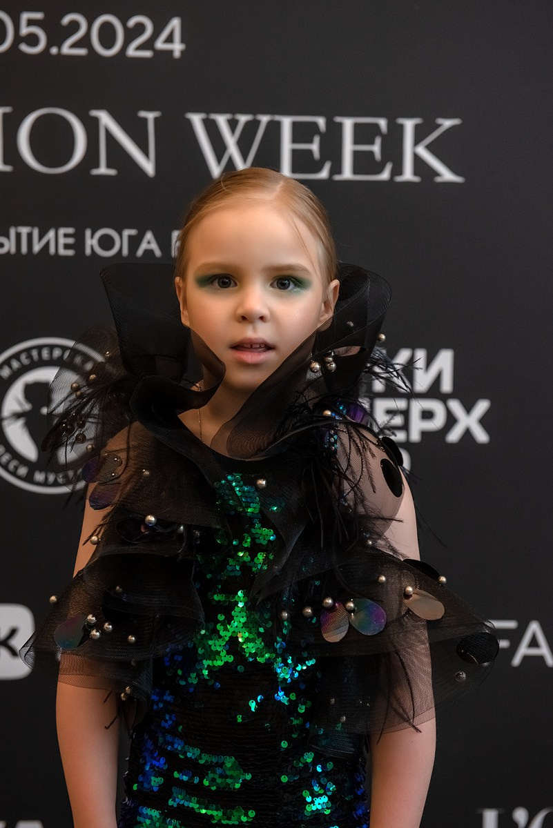 SochiFashionWeek2024 дизайнер Кибовская. Семейный и коммерческий фотограф в Сочи Александр Бодунов