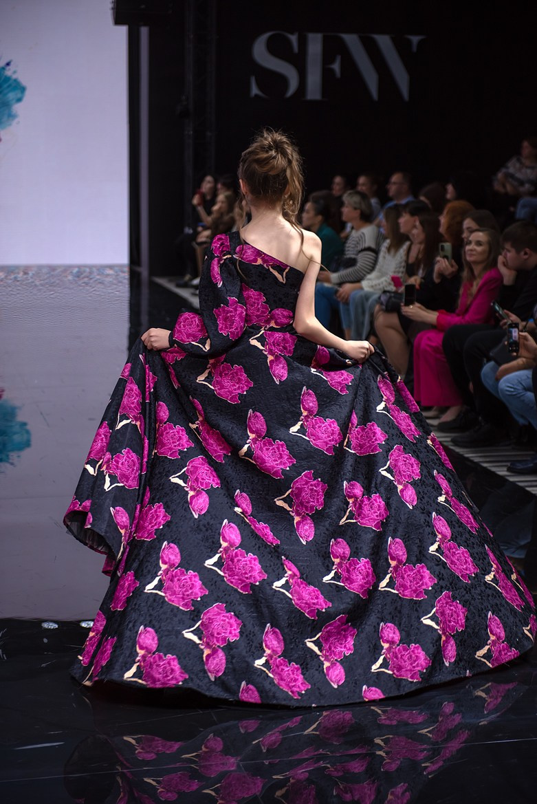 SochiFashionWeek2024 дизайнер Юлия Крылова. Семейный и коммерческий фотограф в Сочи Александр Бодунов
