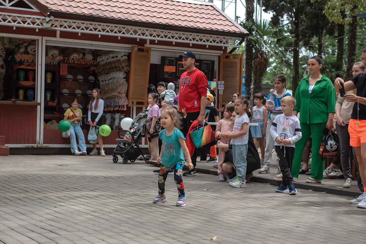 Парк Ривьера дефиле HAPPYkids. Семейный и коммерческий фотограф в Сочи Александр Бодунов