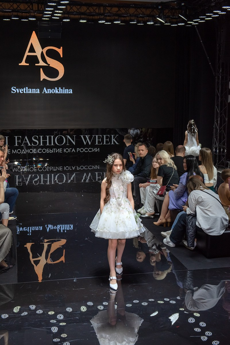SochiFashionWeek2024 дизайнер Анохина. Семейный и коммерческий фотограф в Сочи Александр Бодунов