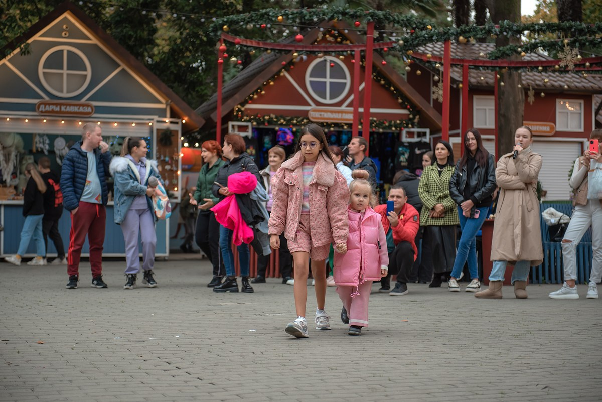 Парк Ривьера дефиле HAPPYkids. Семейный и коммерческий фотограф в Сочи Александр Бодунов