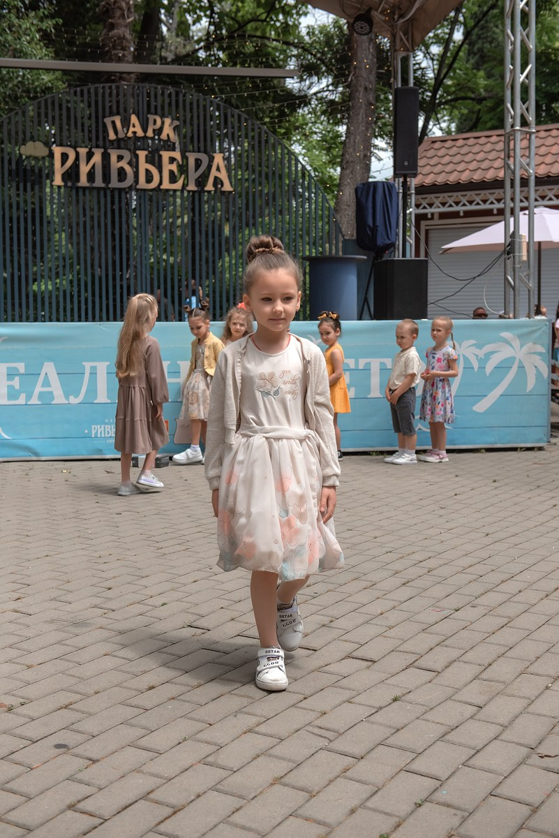 Парк Ривьера дефиле HAPPYkids. Семейный и коммерческий фотограф в Сочи Александр Бодунов