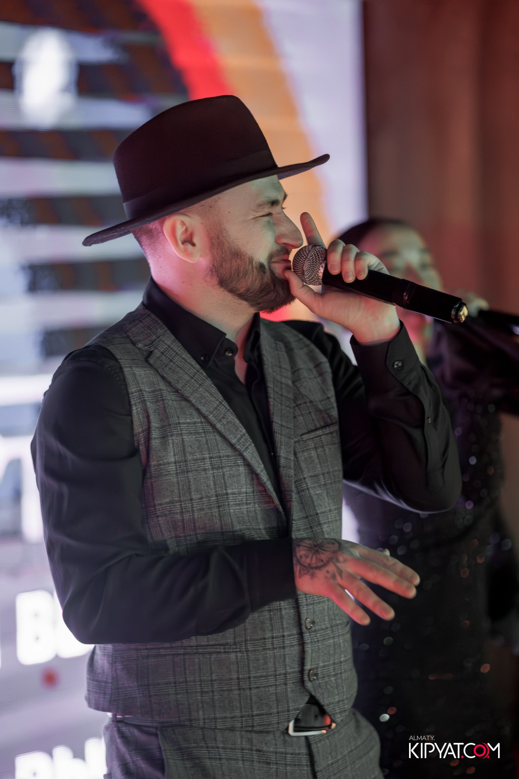 LAUREATE GRAND CAFÉ. КИПЯТКОМ АЛМАТЫ!