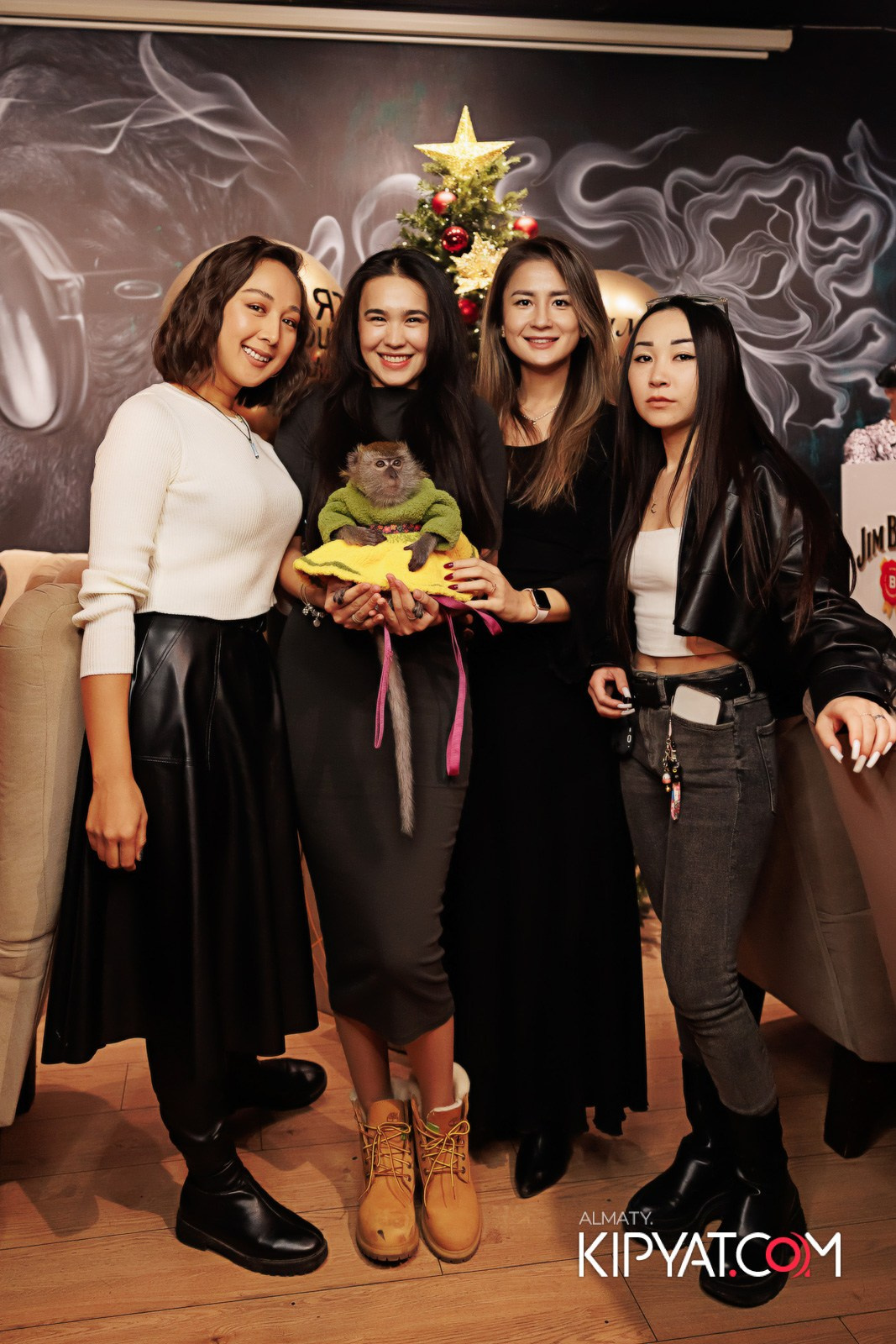 MYATA LOUNGE НА МЕНДИКУЛОВА 6 ЛЕТ. КИПЯТКОМ АЛМАТЫ!