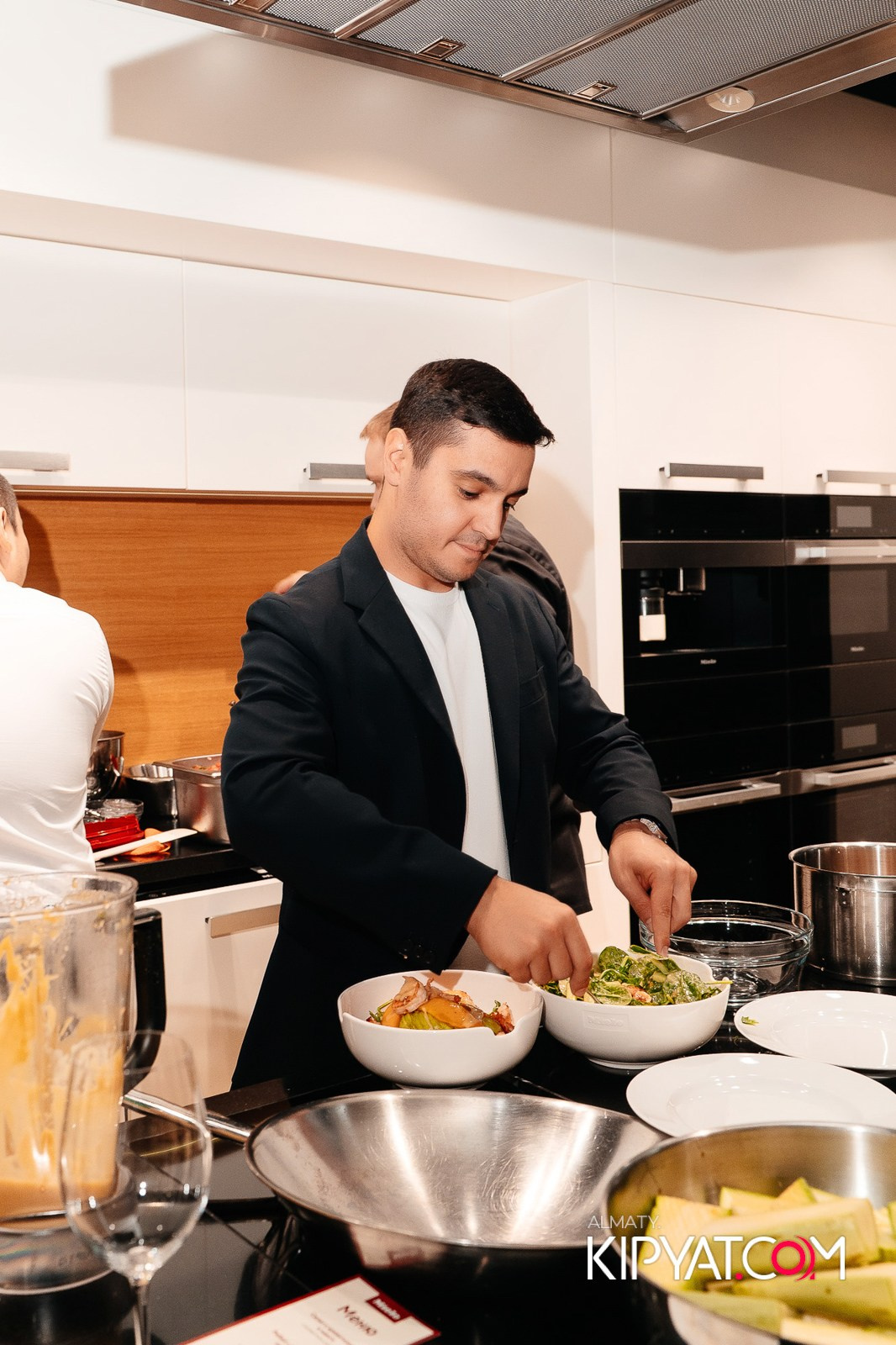 MIELE. КИПЯТКОМ АЛМАТЫ!