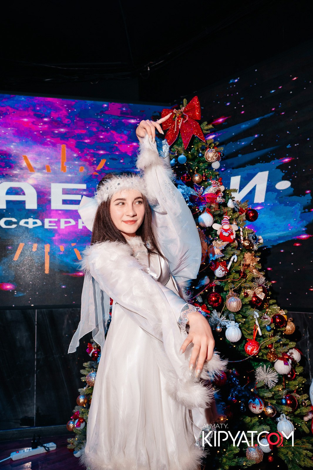 БАР ПАНАЕХАЛИ НА ТОЛЕ БИ. КИПЯТКОМ АЛМАТЫ!